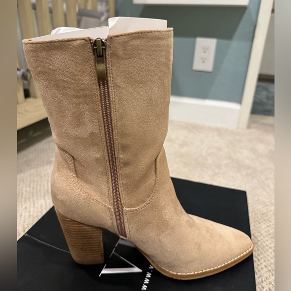 VICI Jacklyn Western Taupe Fringe Faux Suede Heeled Booties Size 9 - Picture 4 of 9